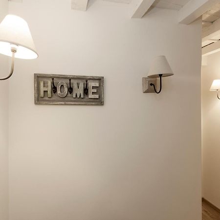 Tornabuoni - Flo Apartments ฟลอเรนซ์ ภายนอก รูปภาพ
