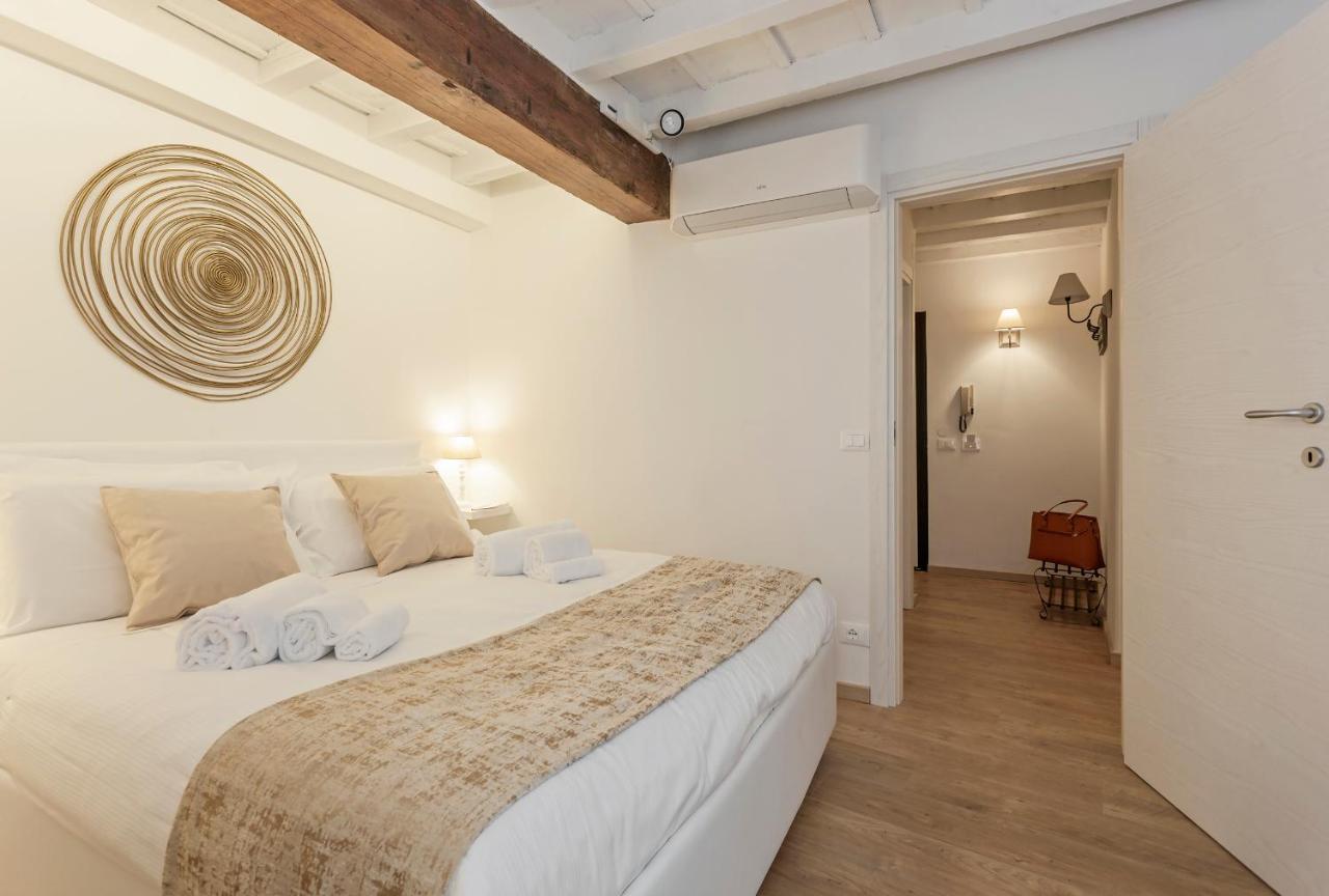 Tornabuoni - Flo Apartments ฟลอเรนซ์ ภายนอก รูปภาพ