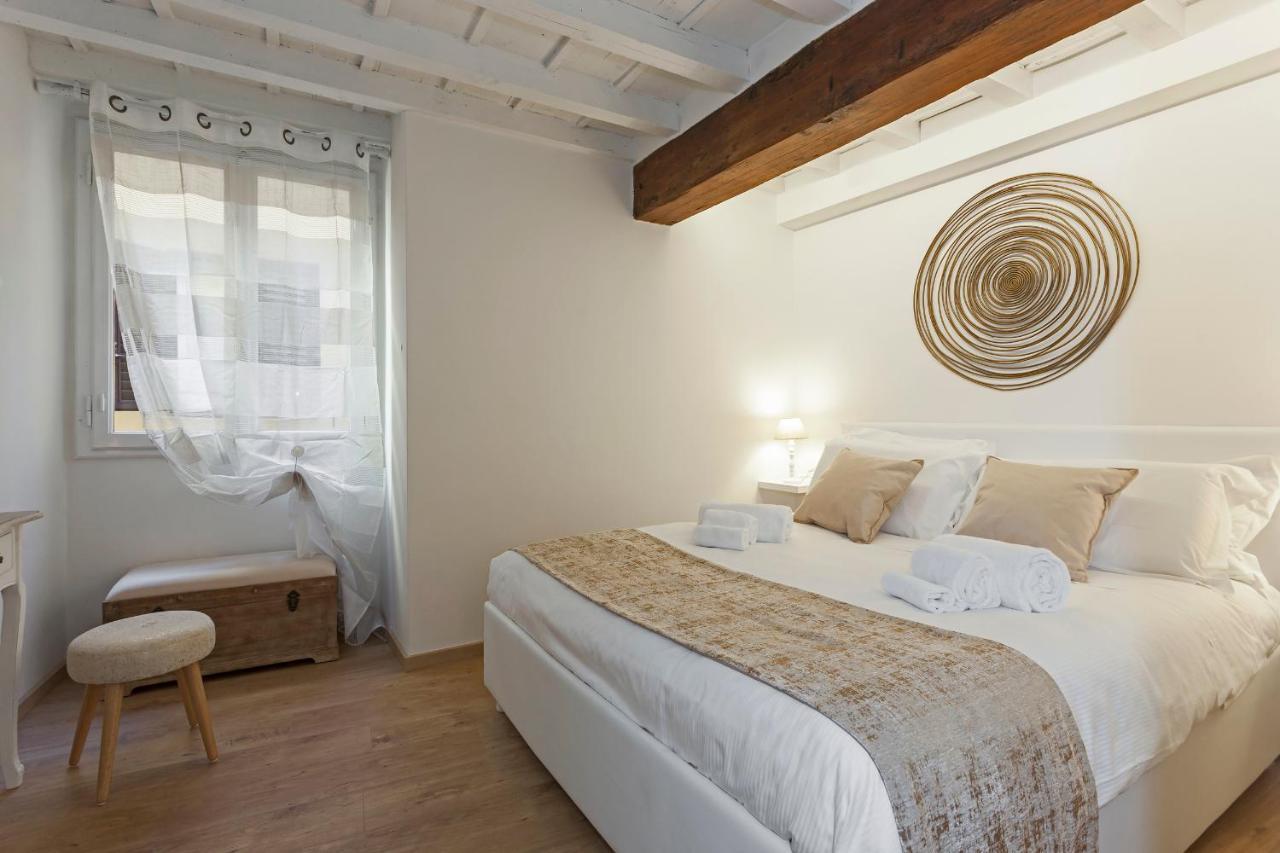 Tornabuoni - Flo Apartments ฟลอเรนซ์ ภายนอก รูปภาพ