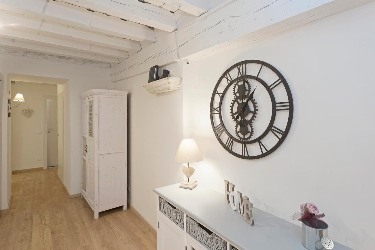 Tornabuoni - Flo Apartments ฟลอเรนซ์ ภายนอก รูปภาพ