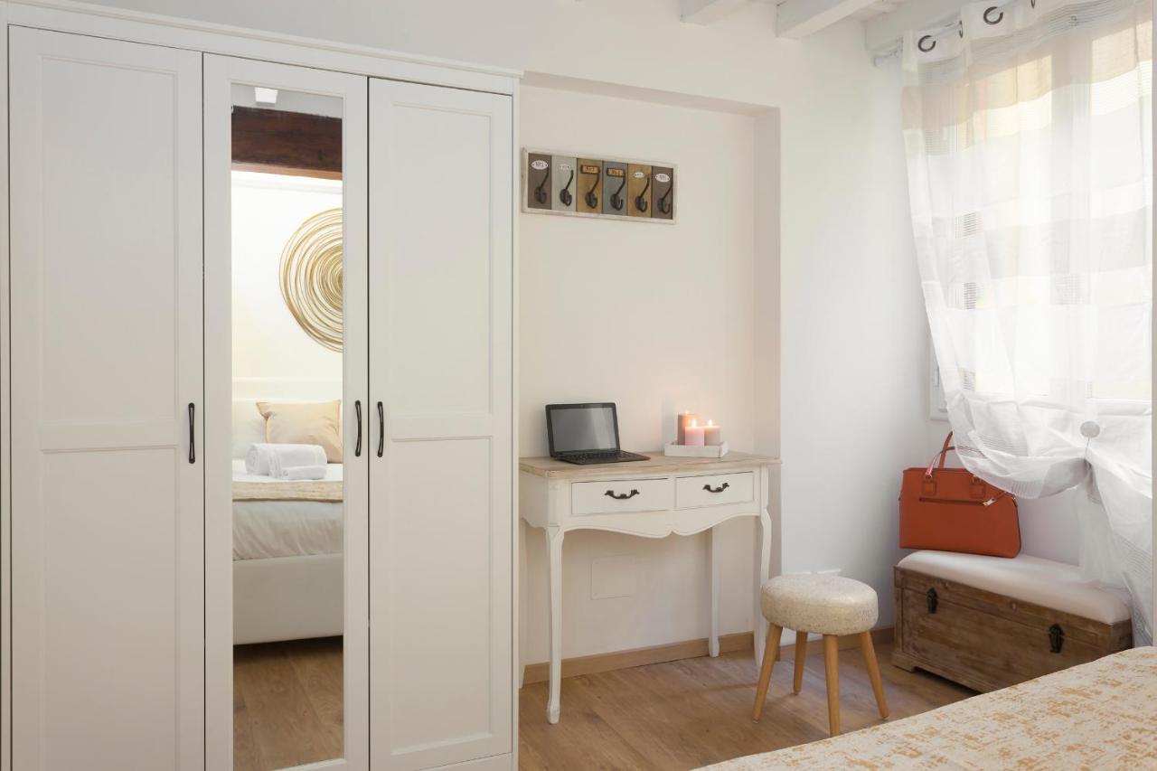 Tornabuoni - Flo Apartments ฟลอเรนซ์ ภายนอก รูปภาพ