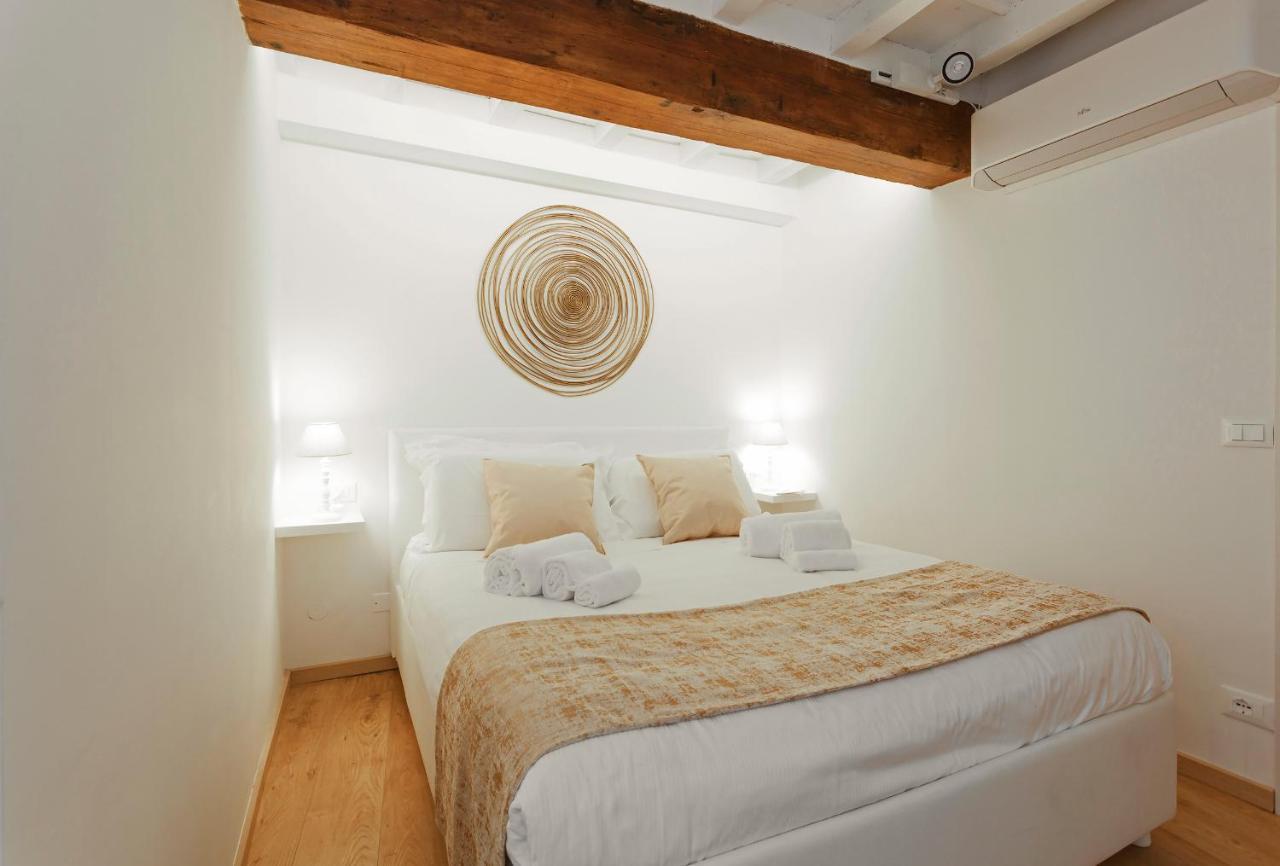 Tornabuoni - Flo Apartments ฟลอเรนซ์ ภายนอก รูปภาพ